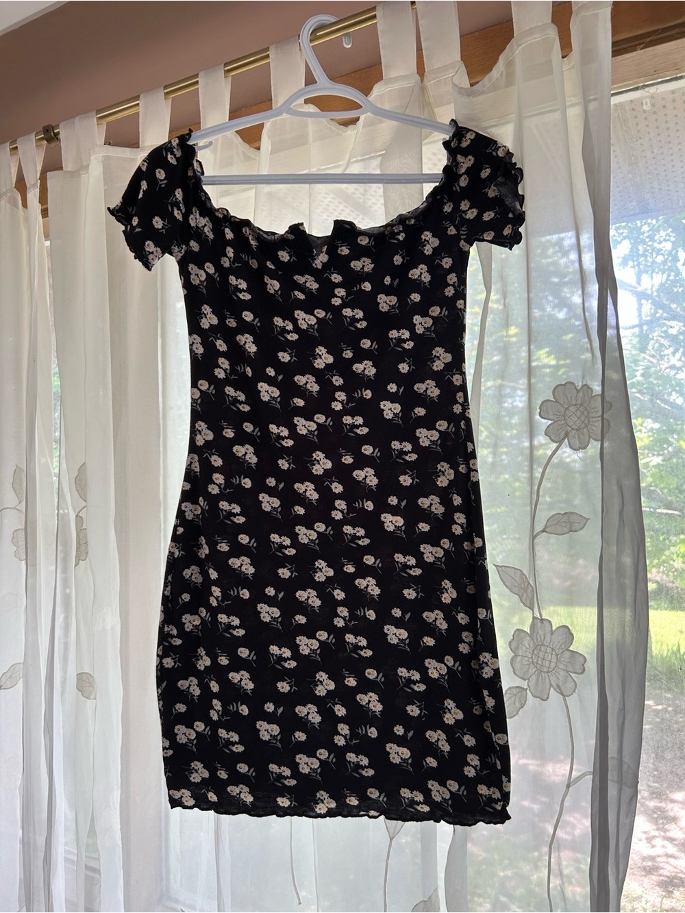 Women’s Dress - Size Med